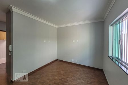 Sala de casa de condomínio para alugar com 2 quartos, 90m² em Vila Carrão, São Paulo