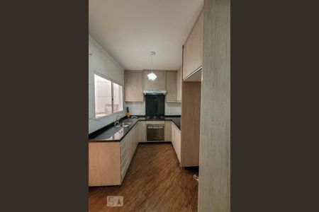 Cozinha de casa de condomínio para alugar com 2 quartos, 90m² em Vila Carrão, São Paulo
