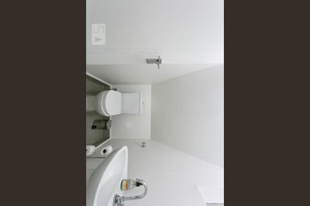 Casa à venda com 214m², 4 quartos e 6 vagas Casa à venda com 214m², 4 quartos e 6 vagasBanheiro da Garagem