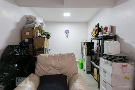 Casa à venda com 214m², 4 quartos e 6 vagas Casa à venda com 214m², 4 quartos e 6 vagasQuarto da Garagem