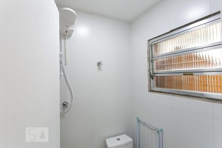 Casa à venda com 214m², 4 quartos e 6 vagas Casa à venda com 214m², 4 quartos e 6 vagasBanheiro de Serviço