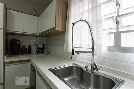 Casa à venda com 214m², 4 quartos e 6 vagas Casa à venda com 214m², 4 quartos e 6 vagasCozinha