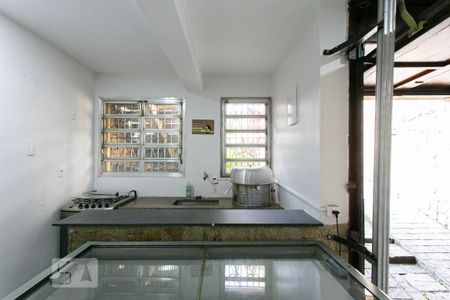 Casa à venda com 214m², 4 quartos e 6 vagas Casa à venda com 214m², 4 quartos e 6 vagasGaragem