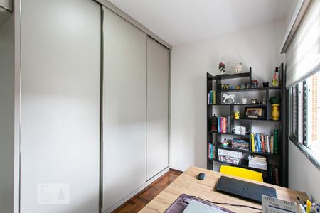 Casa à venda com 214m², 4 quartos e 6 vagas Casa à venda com 214m², 4 quartos e 6 vagasQuarto 2