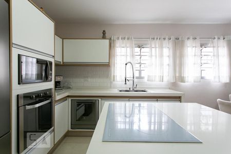 Casa à venda com 214m², 4 quartos e 6 vagas Casa à venda com 214m², 4 quartos e 6 vagasCozinha