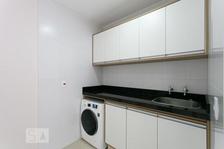 Casa à venda com 214m², 4 quartos e 6 vagas Casa à venda com 214m², 4 quartos e 6 vagasÁrea de Serviço