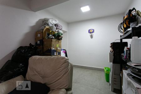 Casa à venda com 214m², 4 quartos e 6 vagas Casa à venda com 214m², 4 quartos e 6 vagasQuarto da Garagem