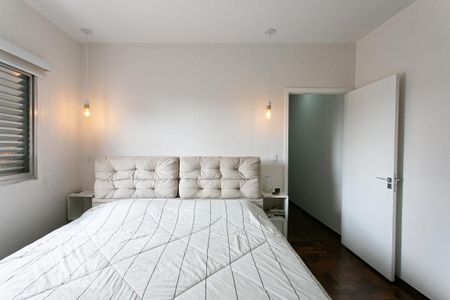 Casa à venda com 214m², 4 quartos e 6 vagas Casa à venda com 214m², 4 quartos e 6 vagasSuíte