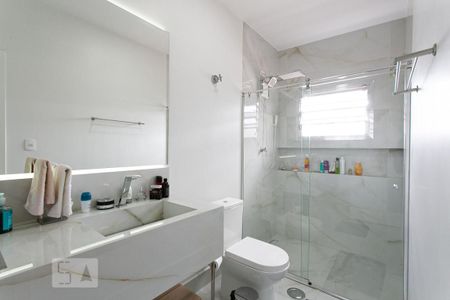 Casa à venda com 214m², 4 quartos e 6 vagas Casa à venda com 214m², 4 quartos e 6 vagasBanheiro Social