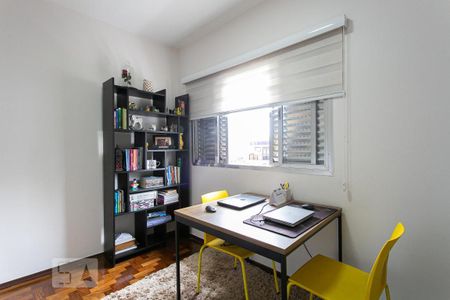 Casa à venda com 214m², 4 quartos e 6 vagas Casa à venda com 214m², 4 quartos e 6 vagasQuarto 2