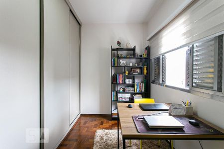 Casa à venda com 214m², 4 quartos e 6 vagas Casa à venda com 214m², 4 quartos e 6 vagasQuarto 2