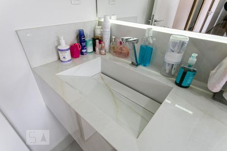 Casa à venda com 214m², 4 quartos e 6 vagas Casa à venda com 214m², 4 quartos e 6 vagasBanheiro Social