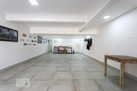 Casa à venda com 214m², 4 quartos e 6 vagas Casa à venda com 214m², 4 quartos e 6 vagasGaragem