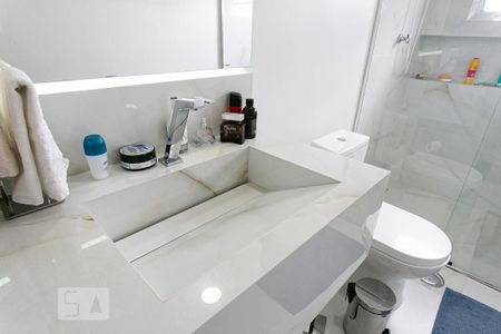 Casa à venda com 214m², 4 quartos e 6 vagas Casa à venda com 214m², 4 quartos e 6 vagasBanheiro Social