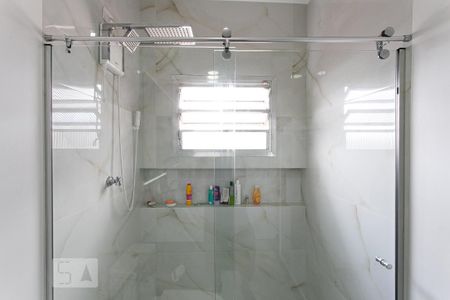 Casa à venda com 214m², 4 quartos e 6 vagas Casa à venda com 214m², 4 quartos e 6 vagasBanheiro Social