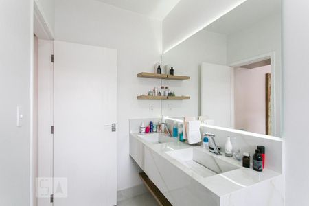 Casa à venda com 214m², 4 quartos e 6 vagas Casa à venda com 214m², 4 quartos e 6 vagasBanheiro Social