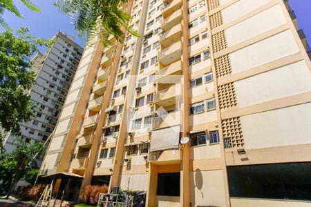 Fachada de apartamento para alugar com 2 quartos, 60m² em Jacarepaguá, Rio de Janeiro