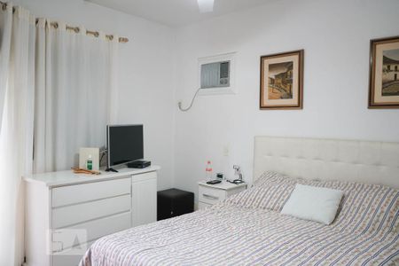 Apartamento à venda com 155m², 3 quartos e 2 vagas Apartamento à venda com 155m², 3 quartos e 2 vagasSuíte
