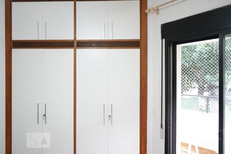 Apartamento à venda com 155m², 3 quartos e 2 vagas Apartamento à venda com 155m², 3 quartos e 2 vagasSuíte