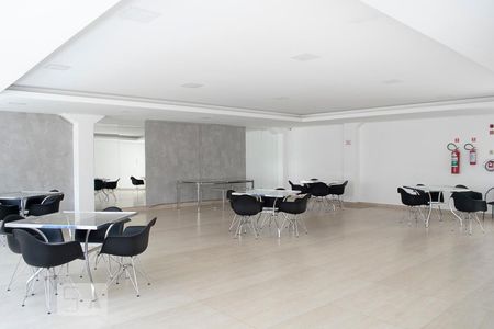 Apartamento à venda com 43m², 2 quartos e 1 vagasalão de festas