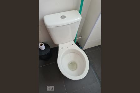 Apartamento para alugar com 43m², 2 quartos e 1 vagaDetalhe Banheiro