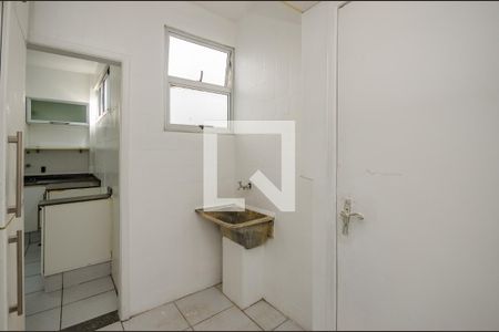 Apartamento à venda com 240m², 3 quartos e 1 vaga Apartamento à venda com 240m², 3 quartos e 1 vagaÁrea de Serviço
