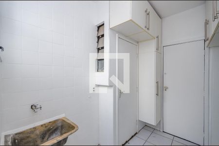 Apartamento à venda com 240m², 3 quartos e 1 vaga Apartamento à venda com 240m², 3 quartos e 1 vagaÁrea de Serviço