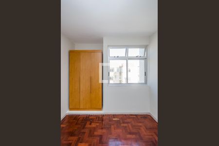 Apartamento à venda com 240m², 3 quartos e 1 vaga Apartamento à venda com 240m², 3 quartos e 1 vagaSuíte