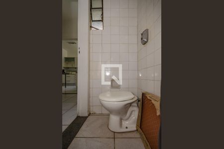 Apartamento à venda com 240m², 3 quartos e 1 vaga Apartamento à venda com 240m², 3 quartos e 1 vagaBanheiro de Serviço