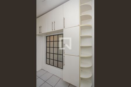 Apartamento à venda com 240m², 3 quartos e 1 vaga Apartamento à venda com 240m², 3 quartos e 1 vagaÁrea de Serviço