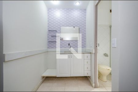 Apartamento à venda com 240m², 3 quartos e 1 vaga Apartamento à venda com 240m², 3 quartos e 1 vagaBanheiro Social