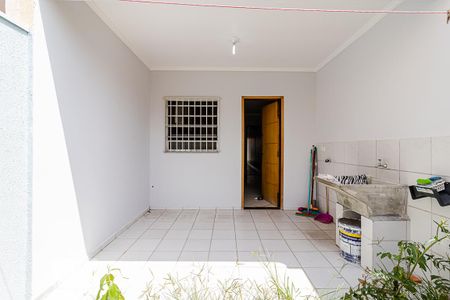 Casa para alugar com 100m², 3 quartos e 2 vagas Casa para alugar com 100m², 3 quartos e 2 vagasÁrea de Serviço e Quintal