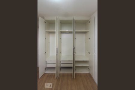 Apartamento para alugar com 54m², 2 quartos e 1 vagaQuarto 02
