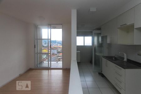 Sala e Cozinha de apartamento para alugar com 2 quartos, 54m² em Vila Cunha Bueno, São Paulo