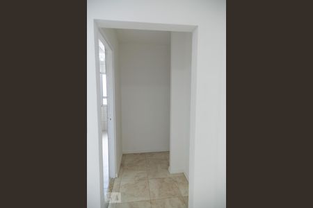 Corredor de apartamento à venda com 3 quartos, 62m² em Jardim Santa Clara, Guarulhos