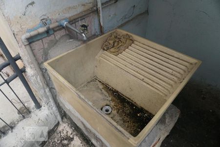 Casa à venda com 200m², 3 quartos e 2 vagasCasa 2 - Lavanderia