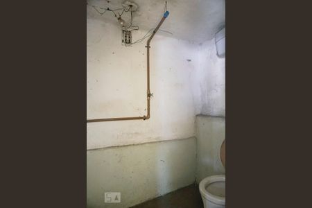 Casa à venda com 200m², 3 quartos e 2 vagasCasa 2 - Banheiro