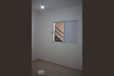 Quarto 1 de apartamento para alugar com 2 quartos, 45m² em Vila Siria, São Paulo