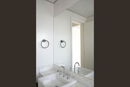 Apartamento à venda com 157m², 3 quartos e 3 vagasBanheiro da Suíte 1