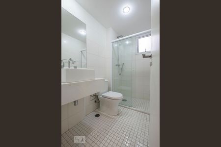 Apartamento à venda com 120m², 2 quartos e 2 vagasSuíte 1 - Banheiro