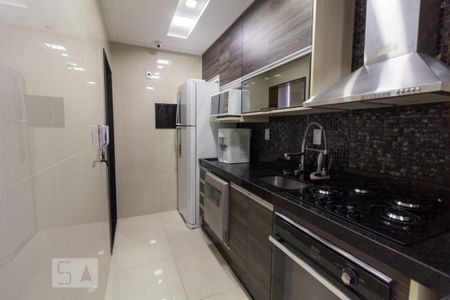 Cozinha de apartamento para alugar com 2 quartos, 102m² em Jardim das Vertentes, São Paulo