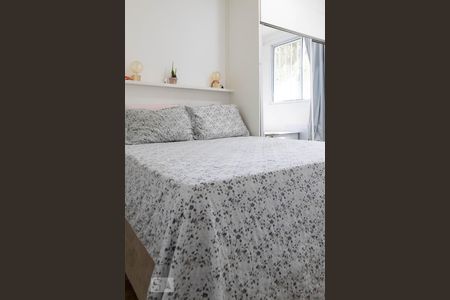 Quarto 2 de apartamento para alugar com 2 quartos, 47m² em Vargem Pequena, Rio de Janeiro