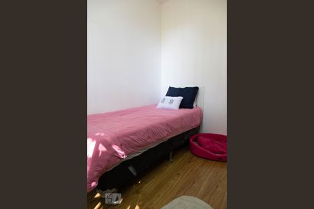 Quarto 1 de apartamento para alugar com 2 quartos, 47m² em Vargem Pequena, Rio de Janeiro