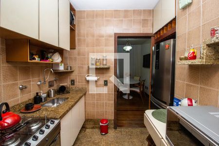 Cozinha de apartamento à venda com 3 quartos, 90m² em Centro, Belo Horizonte