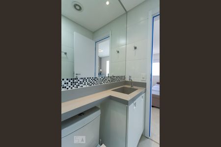 Apartamento para alugar com 70m², 2 quartos e 2 vagas Apartamento para alugar com 70m², 2 quartos e 2 vagasBanheiro social