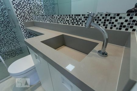 Apartamento para alugar com 70m², 2 quartos e 2 vagas Apartamento para alugar com 70m², 2 quartos e 2 vagasBanheiro social