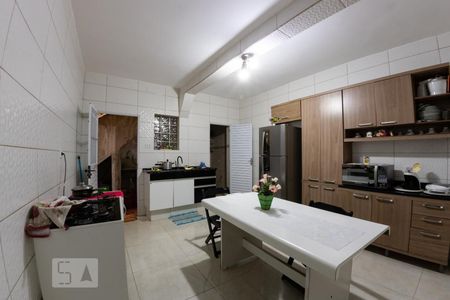 Casa à venda com 6 quartos, 200m² em Jardim Record, São Paulo