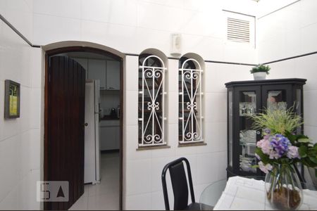 Casa à venda com 320m², 5 quartos e 3 vagasCopa ou sala de café