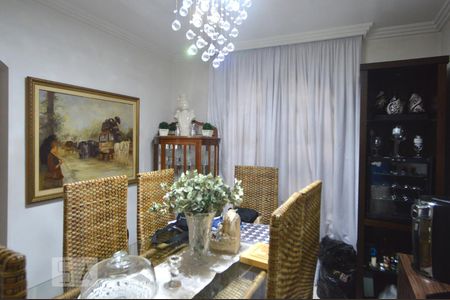 Casa à venda com 320m², 5 quartos e 3 vagasSala de jantar