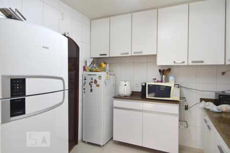 Casa à venda com 320m², 5 quartos e 3 vagasCozinha 1